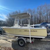 2013 Sea Hunt 202 Triton Center Console