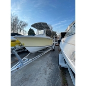 2013 Sea Hunt 202 Triton Center Console