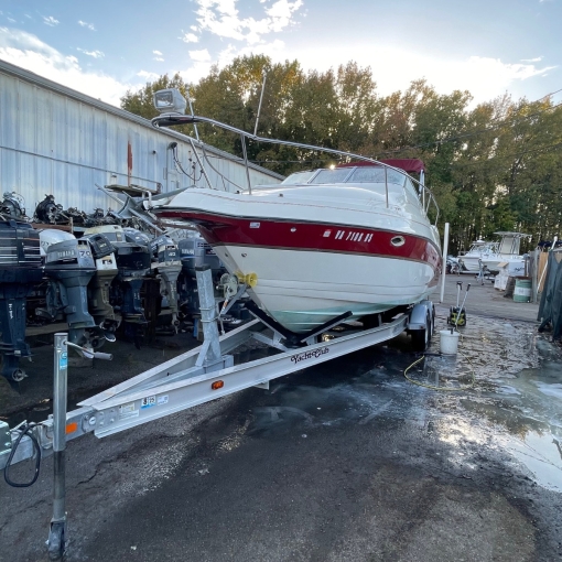 2001 Glastron 24'10" Cuddy Cabin