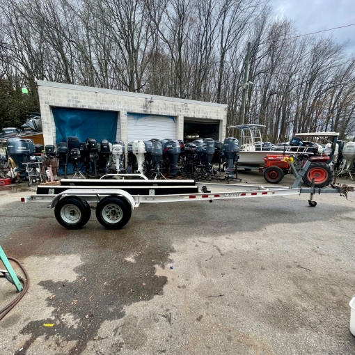 2009 Venture 21-24ft Aluminum Bunk Trailer